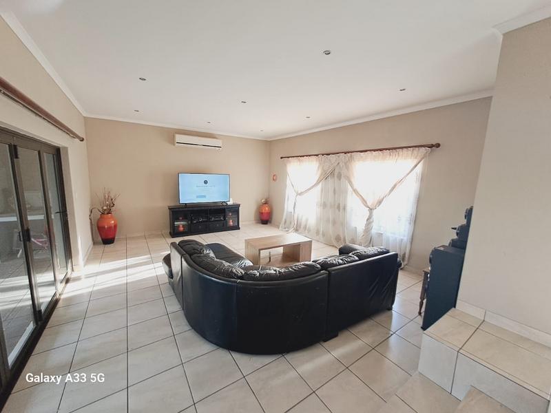 3 Bedroom Property for Sale in Protea Heights Western Cape